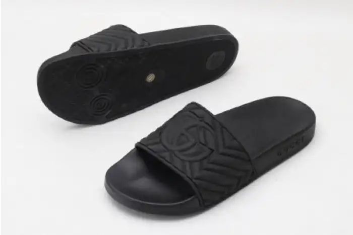 Kick Theory GUCC SLIPPERS ALL BLACK 0123