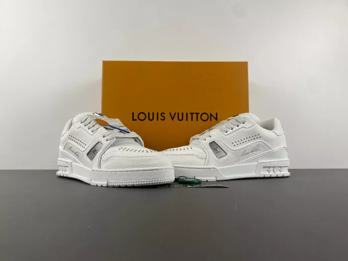 LV TRAINER SNEAKER 24121002 0114