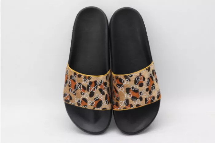 GUCC SLIPPERS LEOPARD PRINT 0115