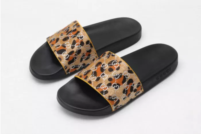 GUCC SLIPPERS LEOPARD PRINT 0115