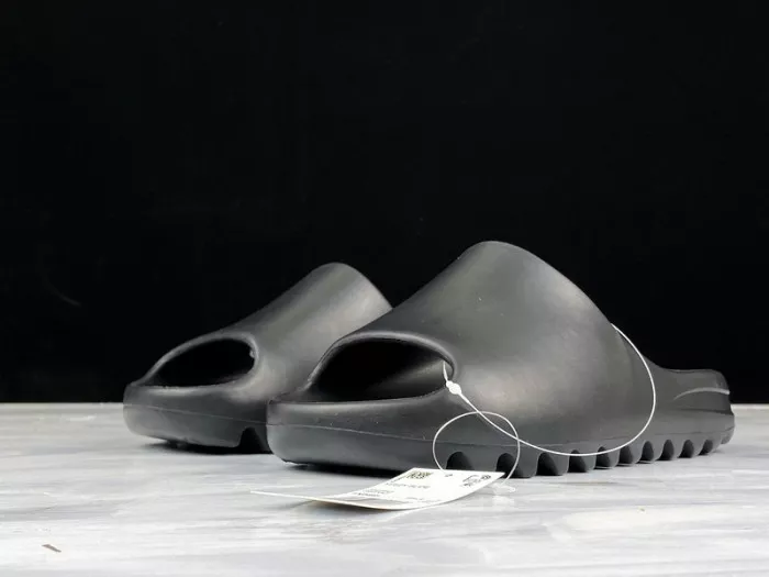 Kicktheory Adidas Yeezy Slide Black FX0495 0121