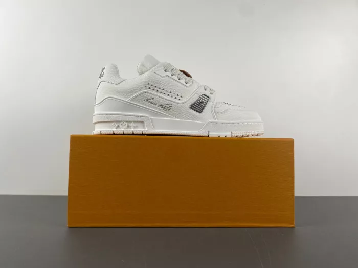 LV TRAINER SNEAKER 24121002 0114