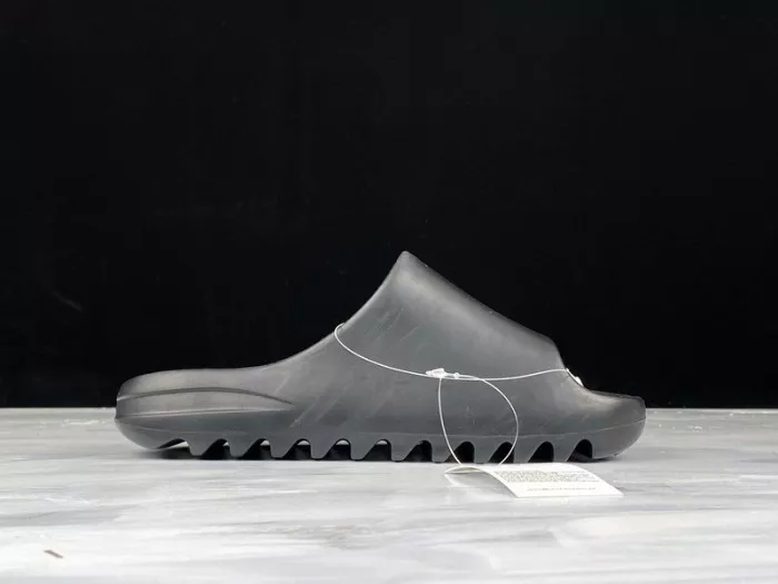 Kicktheory Adidas Yeezy Slide Black FX0495 0121