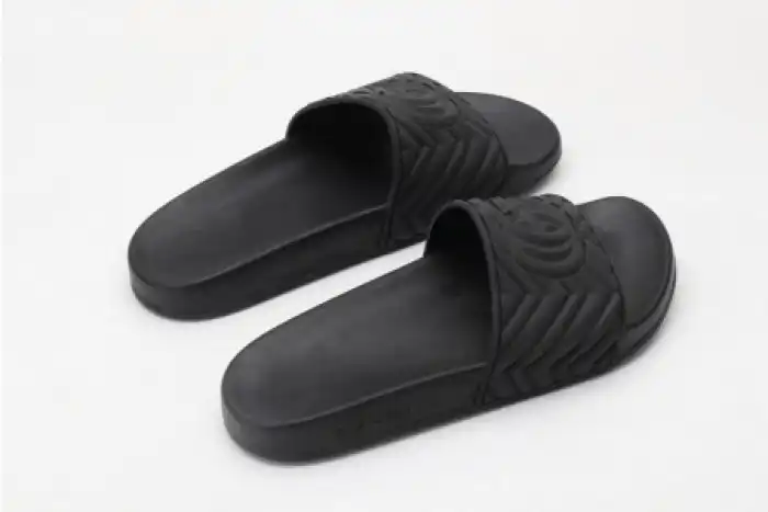 Kick Theory GUCC SLIPPERS ALL BLACK 0123