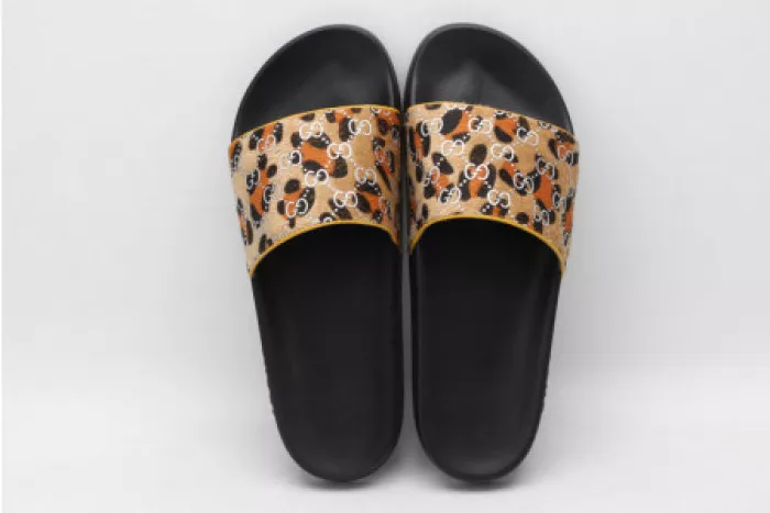 GUCC SLIPPERS LEOPARD PRINT 0115