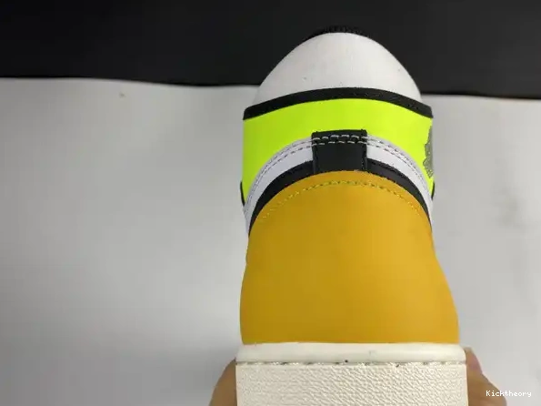 Kicktheory AIR RETRO OG HIGH 555088-118 1 GOLD' JORDAN 'VOLT 0218