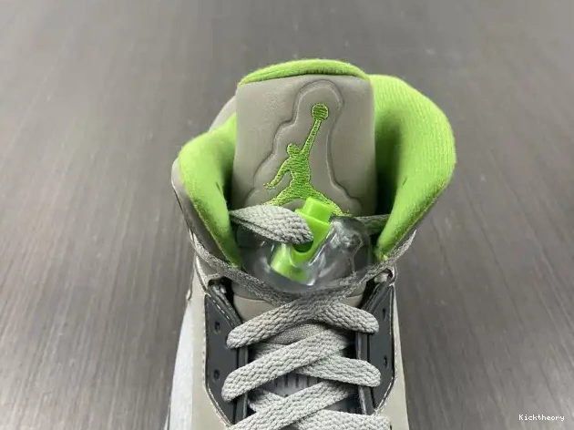 Kicktheory (2022) Bean DM9014-003 Green Retro 5 Jordan 0209